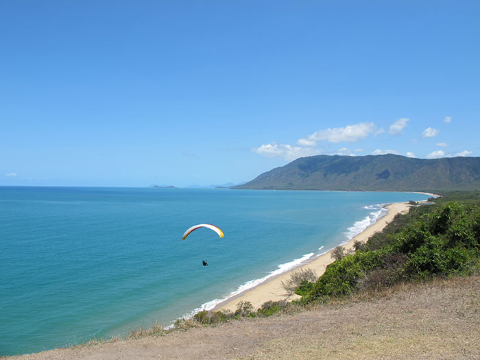 Paragliding The REX Lookout - The Great Barrier Reef Drive